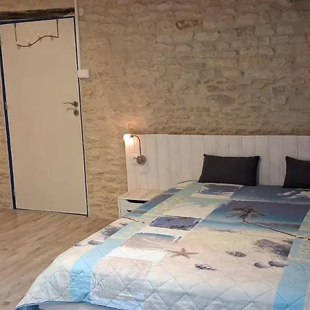 Au Fil De L'eau Couette-café La Ronde (Charente-Maritime)