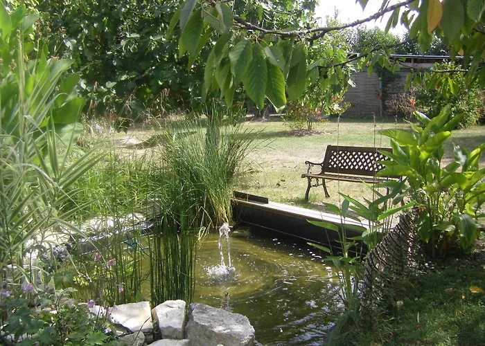 Au Fil De L'eau Bed and breakfast *